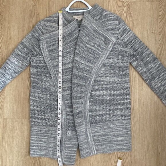 Classic LOFT Drape Cardigan Casual Comfort Effortless Style Minimalist Chic - Picture 6 of 8